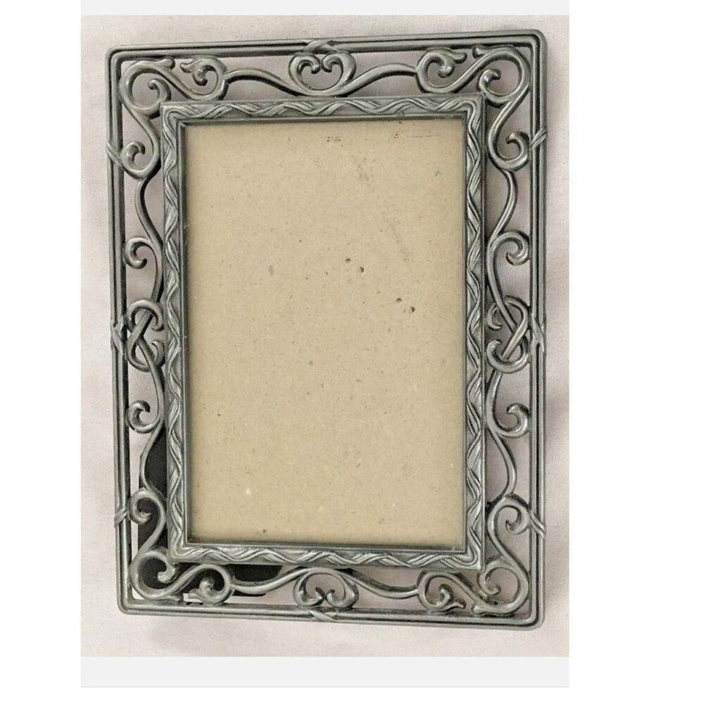 Elegant Ornate Metal Photo Frame Silvertone 6.5x5" holds 5x7
